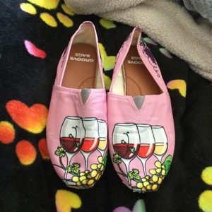 Slip-on Shoes Wine Lovers Theme 8-1/2 W